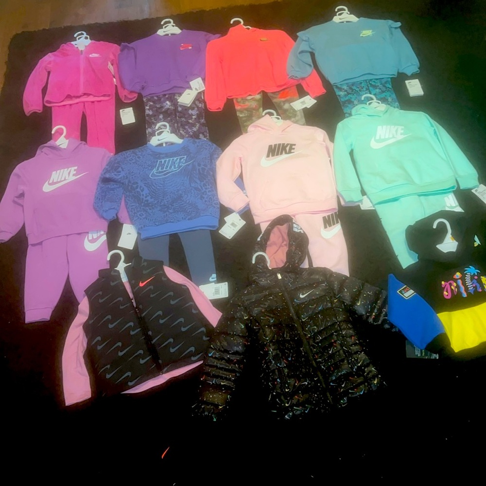 NWT Nike size 5 girls SOLD TODAY!!!